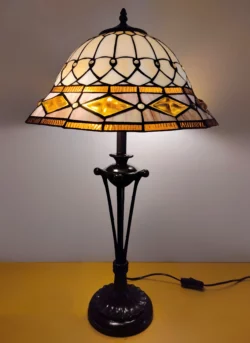 Vitrail,Chartres,lampe Tiffany,lampe vitrail,galerie du vitrail,vitraux,vente de vitraux en ligne, centre,eure et loir,eure et loire, art deco, art nouveau