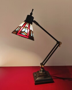 Vitrail,Chartres,lampe Tiffany,lampe vitrail,galerie du vitrail,vitraux,vente de vitraux en ligne, centre,eure et loir,eure et loire, art deco, art nouveau